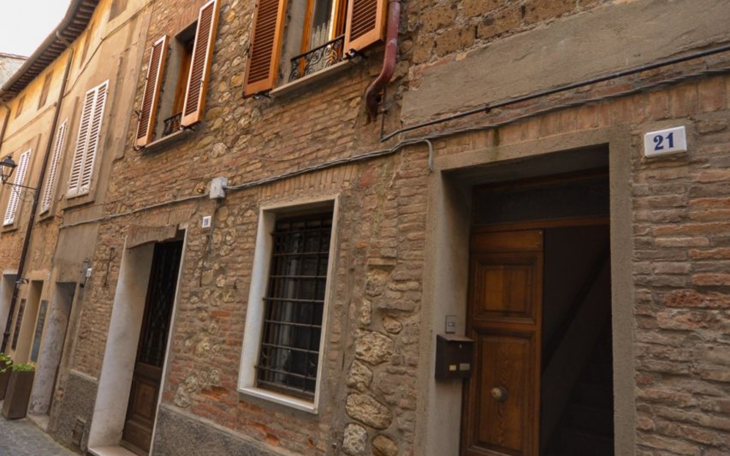 House in Monteleone di Spoleto - view 1
