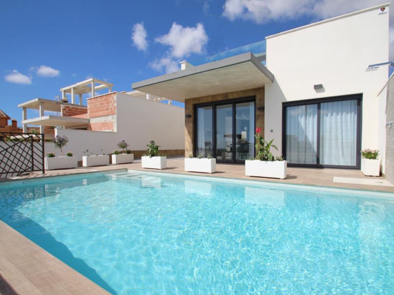 Villa in Santa Cruz - view 1