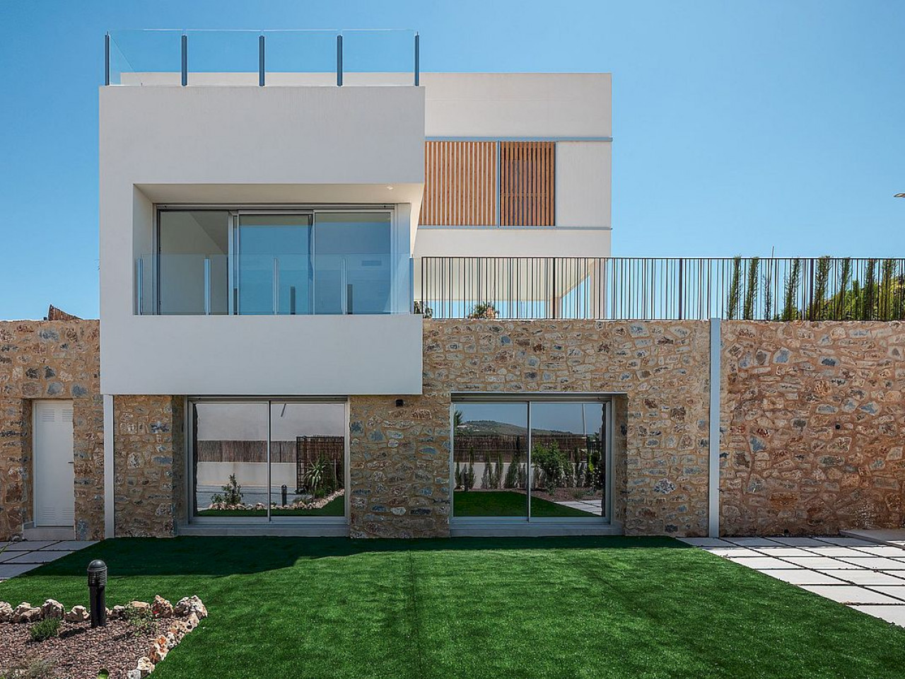 Villa in Alicante - view 1