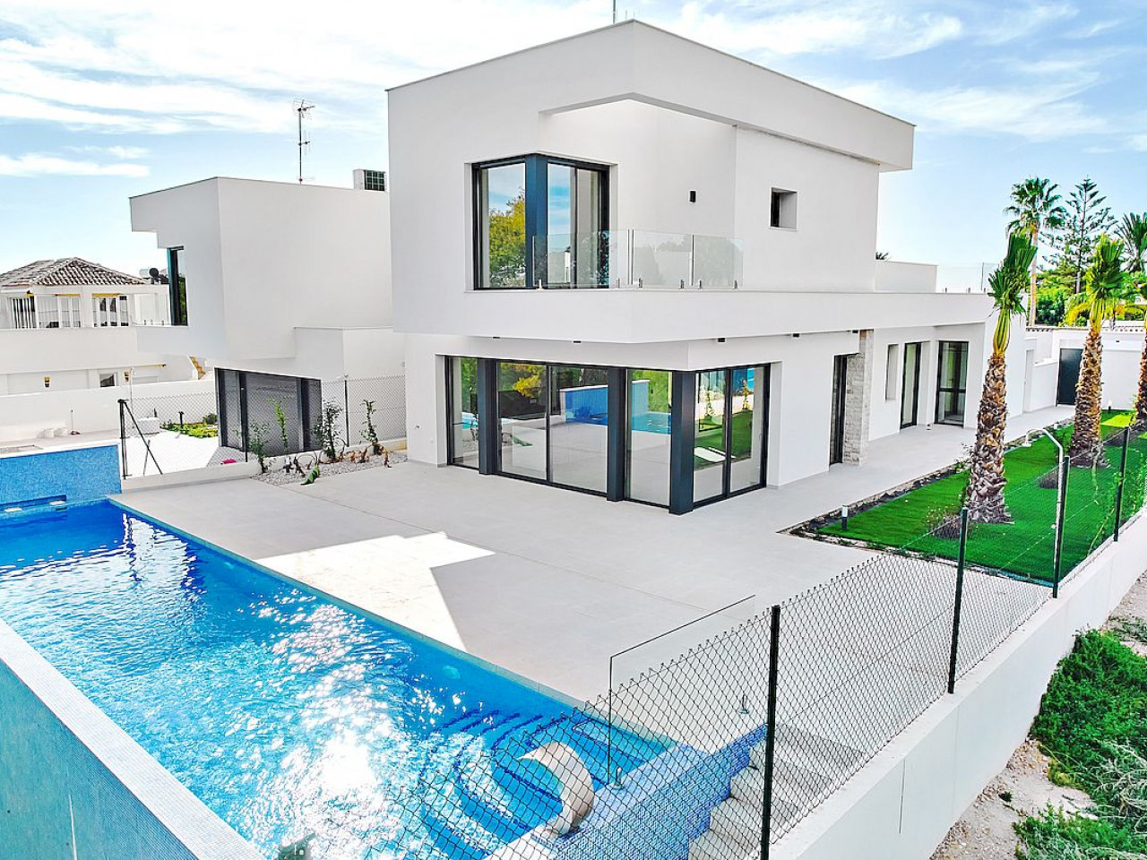 Villa in Urbanizacion los Balcones - view 1
