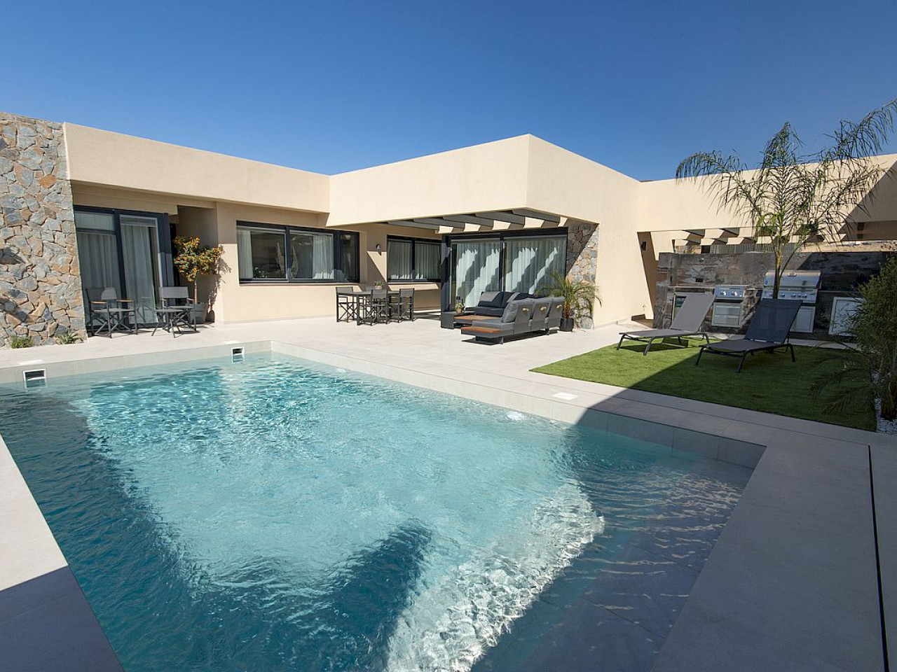 Villa in Murcia - view 1