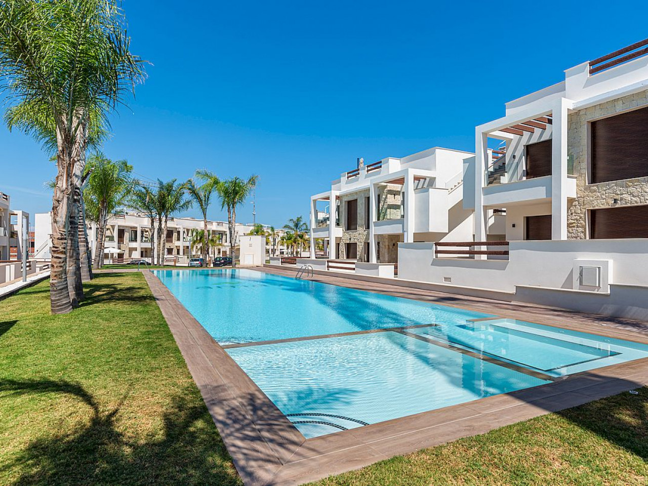 Apartment in Alicante - view 1