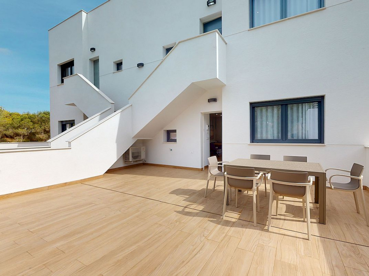 Apartment in Alicante - view 1