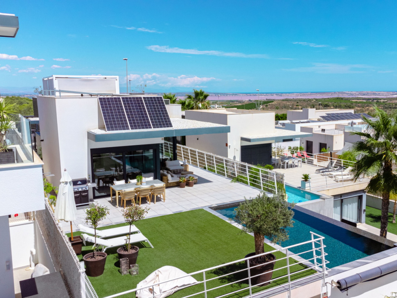 Villa in San Miguel de Salinas - view 1