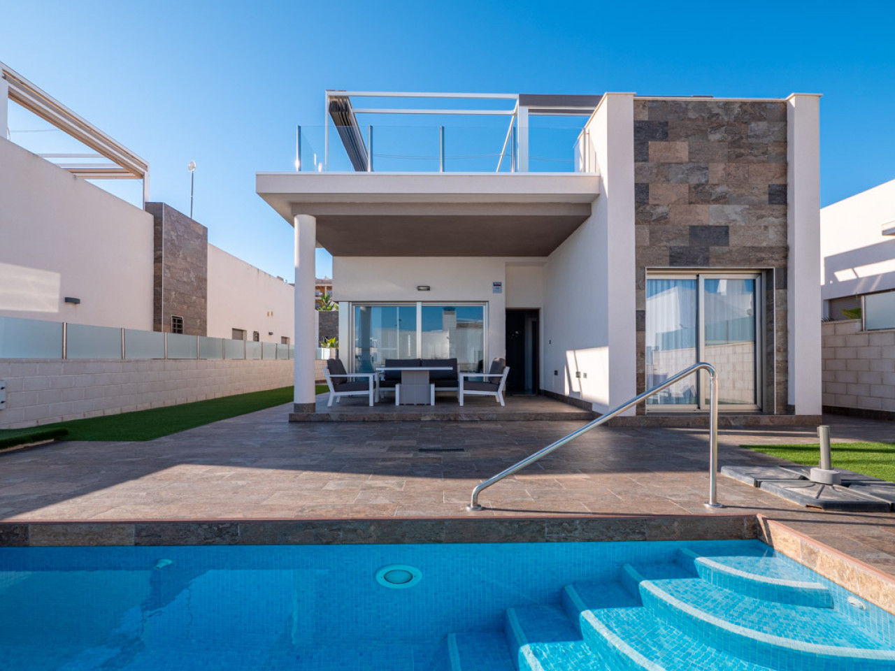 Villa in Urbanizacion los Balcones - view 1