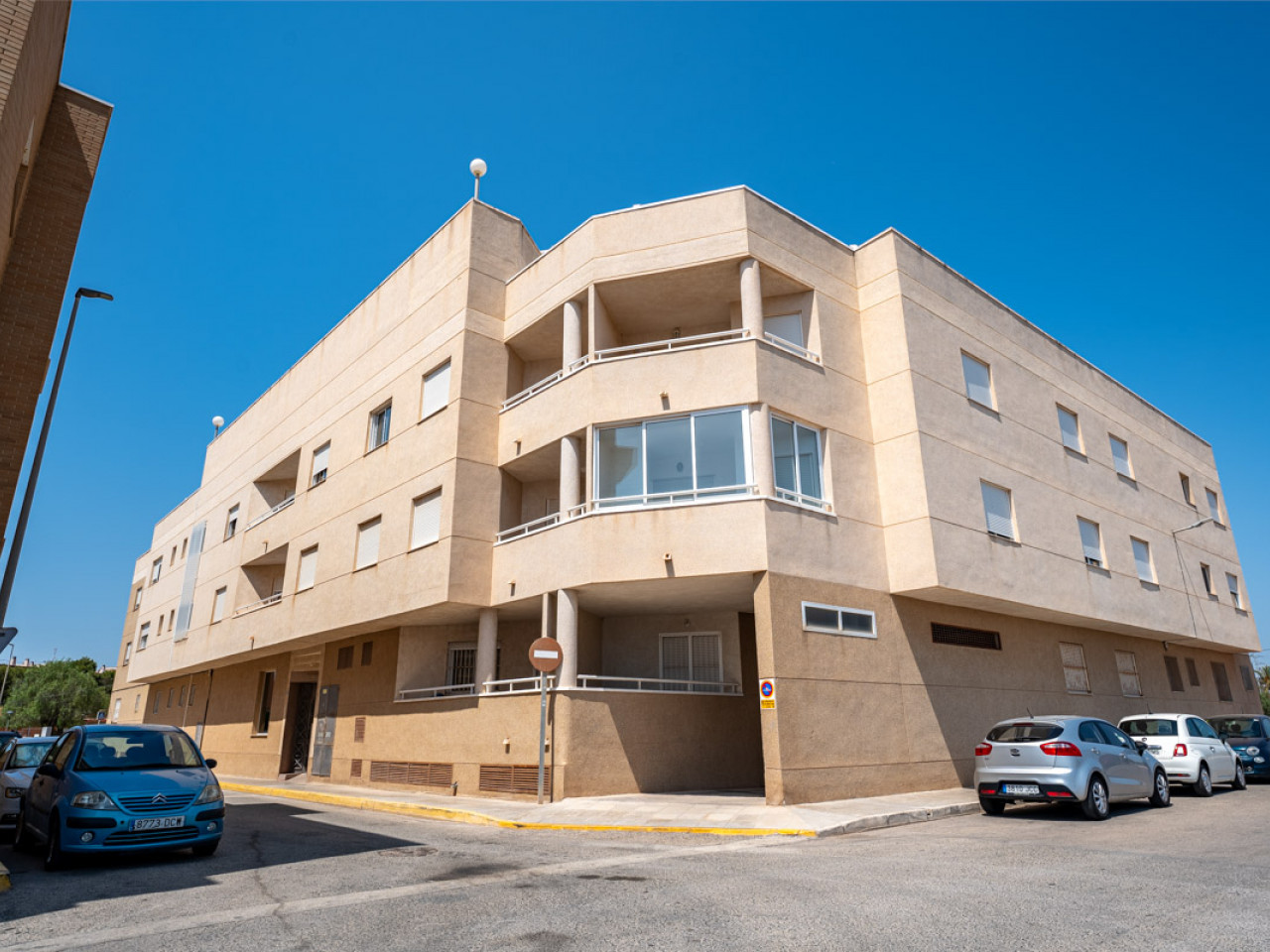 Apartment in Los Montesinos - view 1