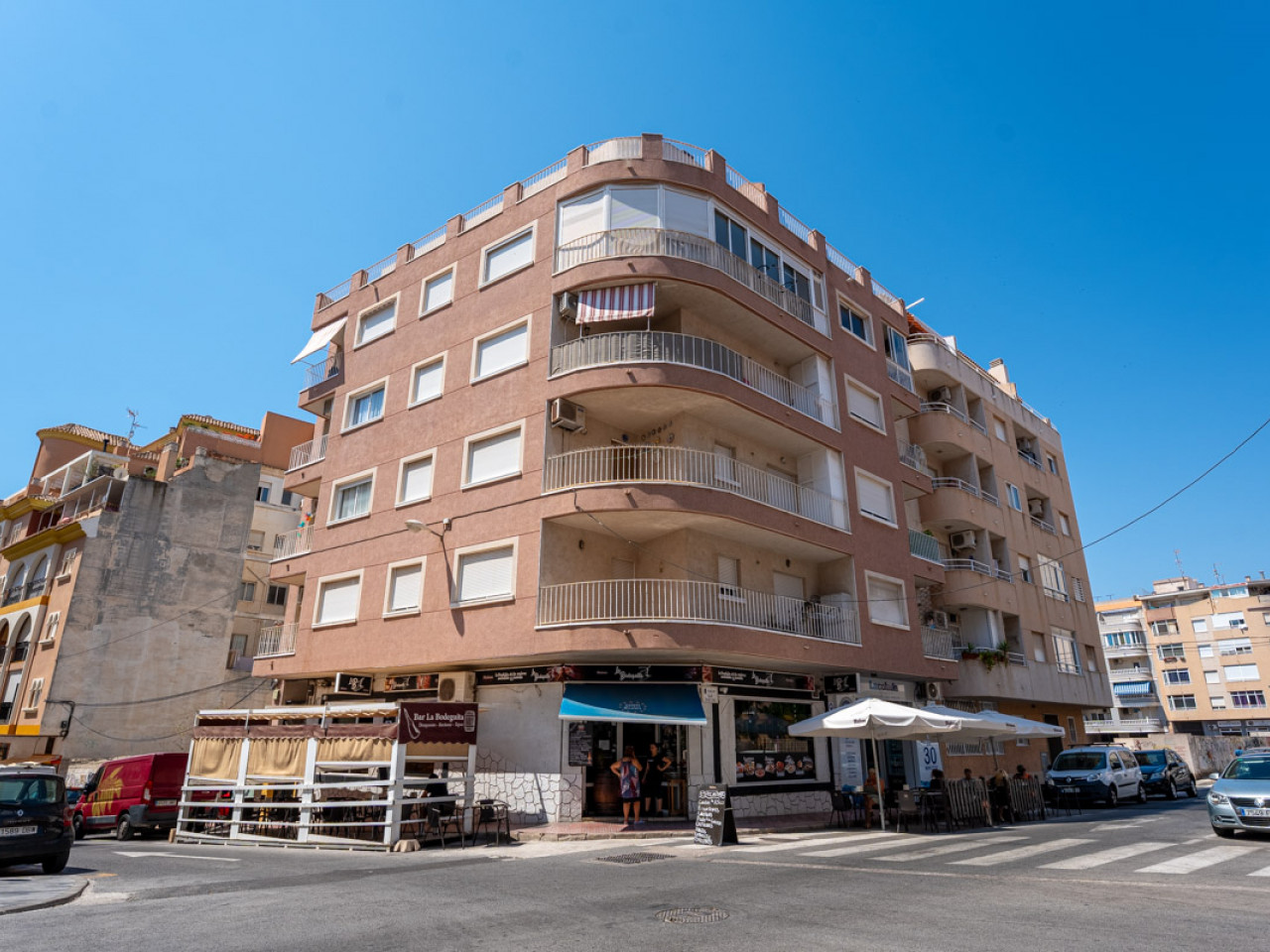 Apartment in Alicante - view 1