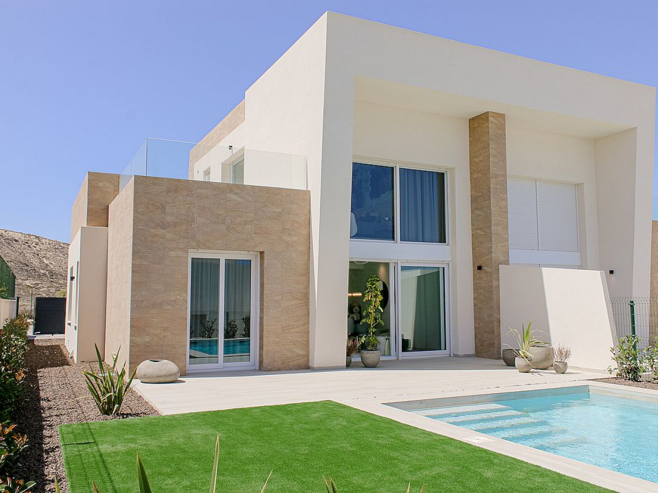 House in Alicante - view 1