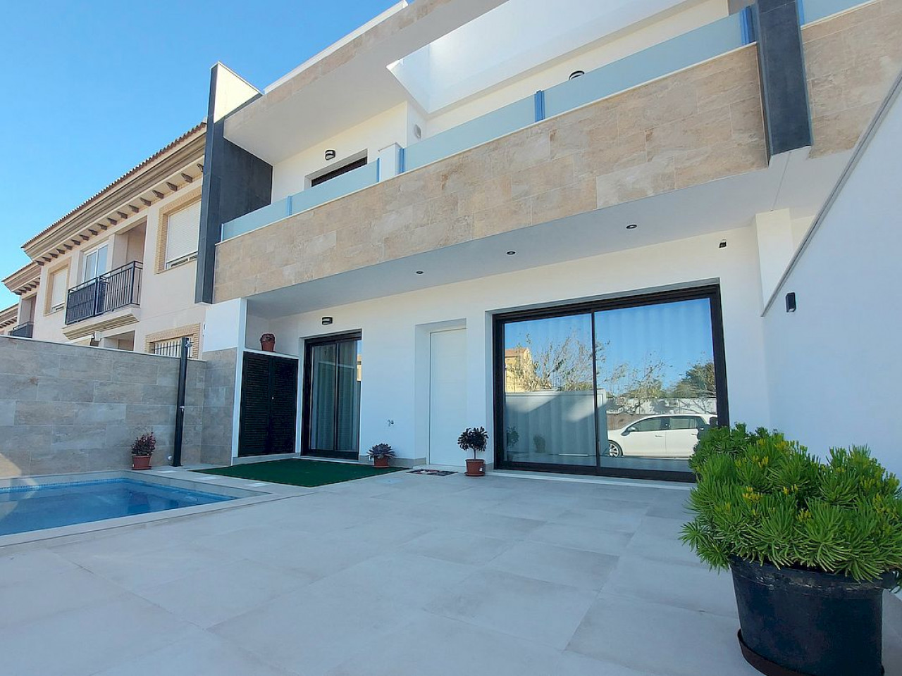 House in Santa Cruz - view 1