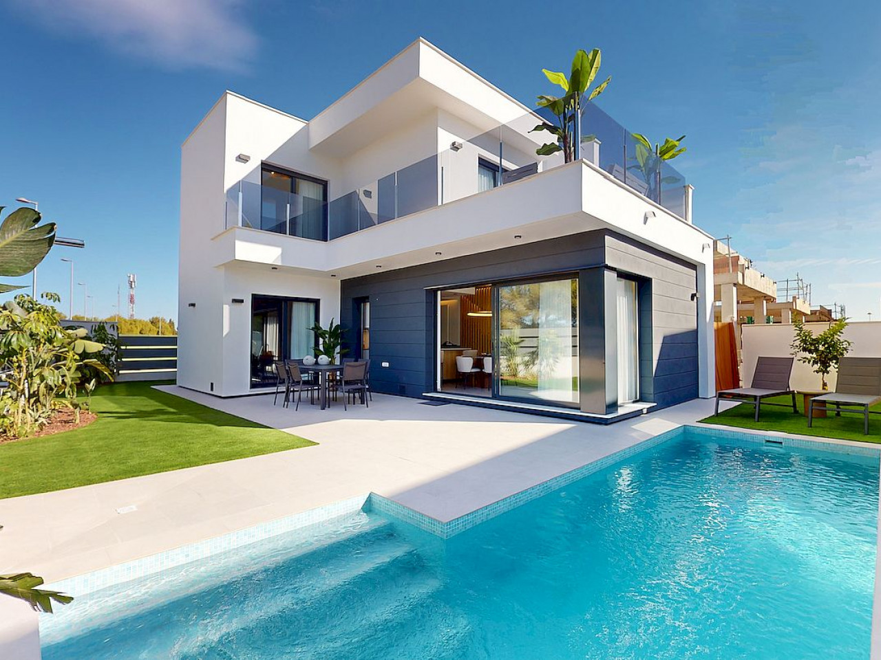 Villa in Santa Cruz - view 1