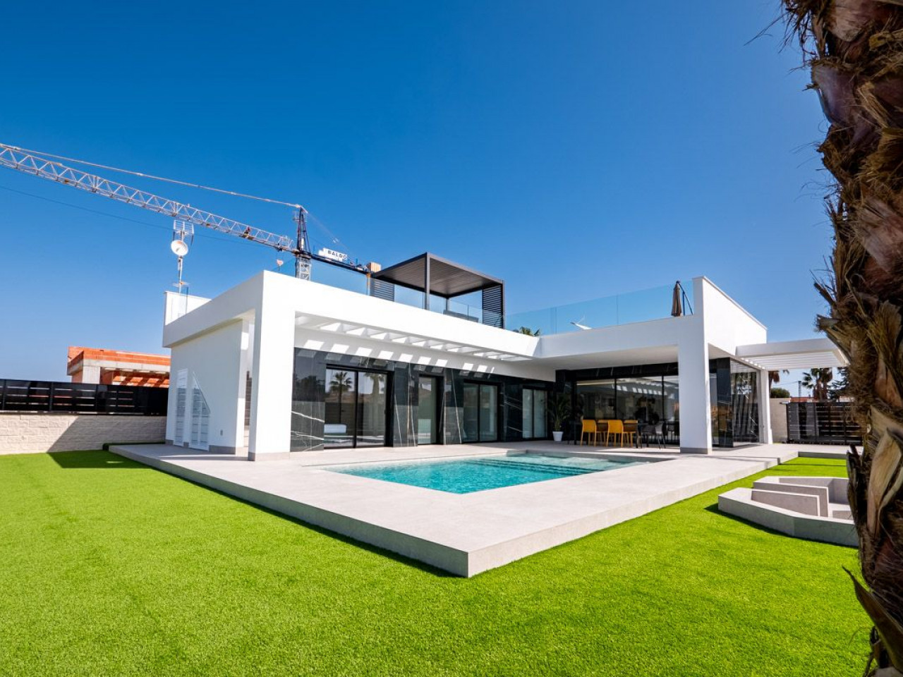 Villa in Alicante - view 1