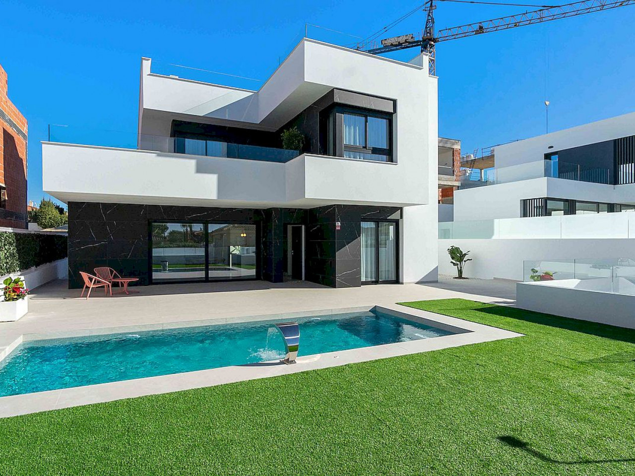 Villa in Alicante - view 1