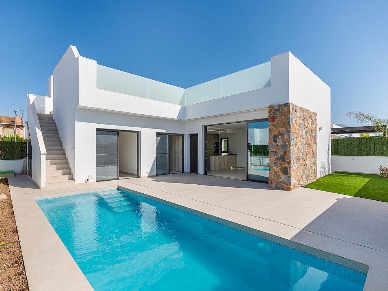 Villa in Santa Cruz - view 1