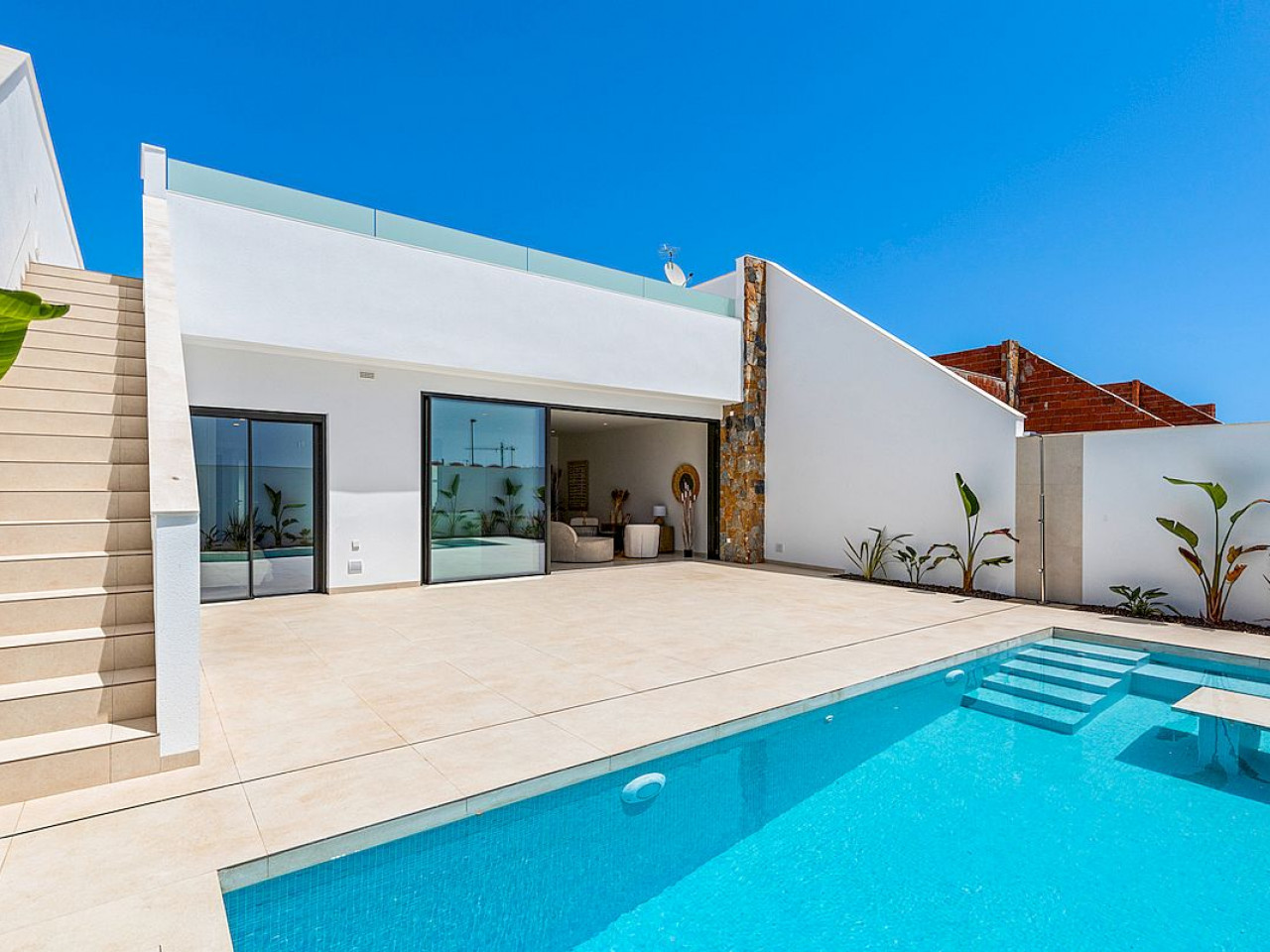 Villa in Santa Cruz - view 1