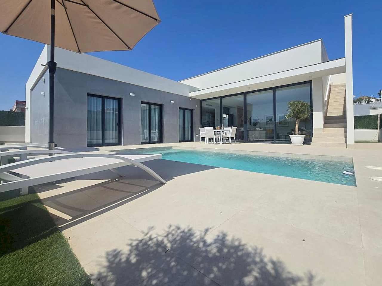 Villa in Almeria - view 1