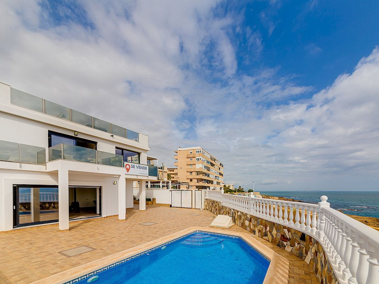 Villa in Alicante - view 1