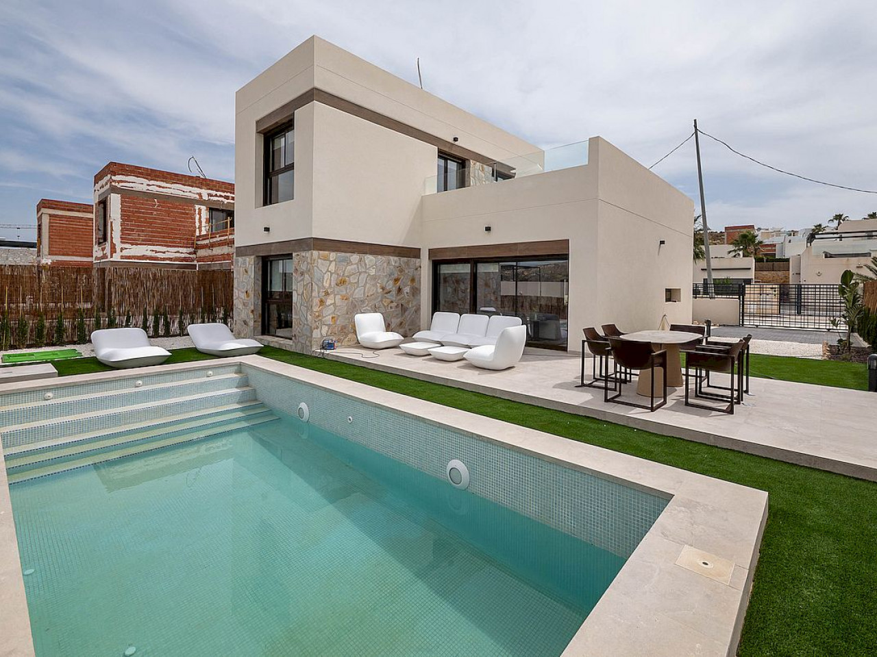 Villa in Alicante - view 1