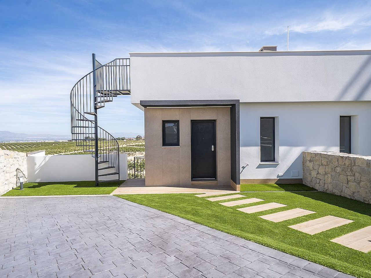 House in Alicante - view 1