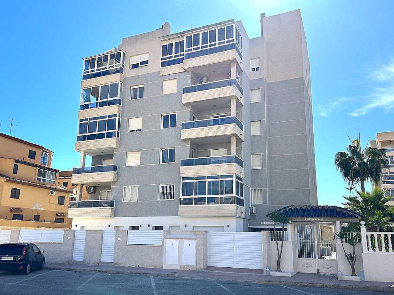 Apartment in Alicante - view 1