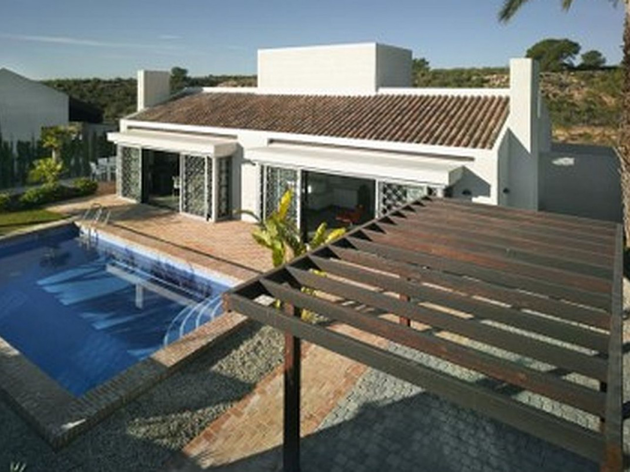 Villa in Santa Cruz - view 1