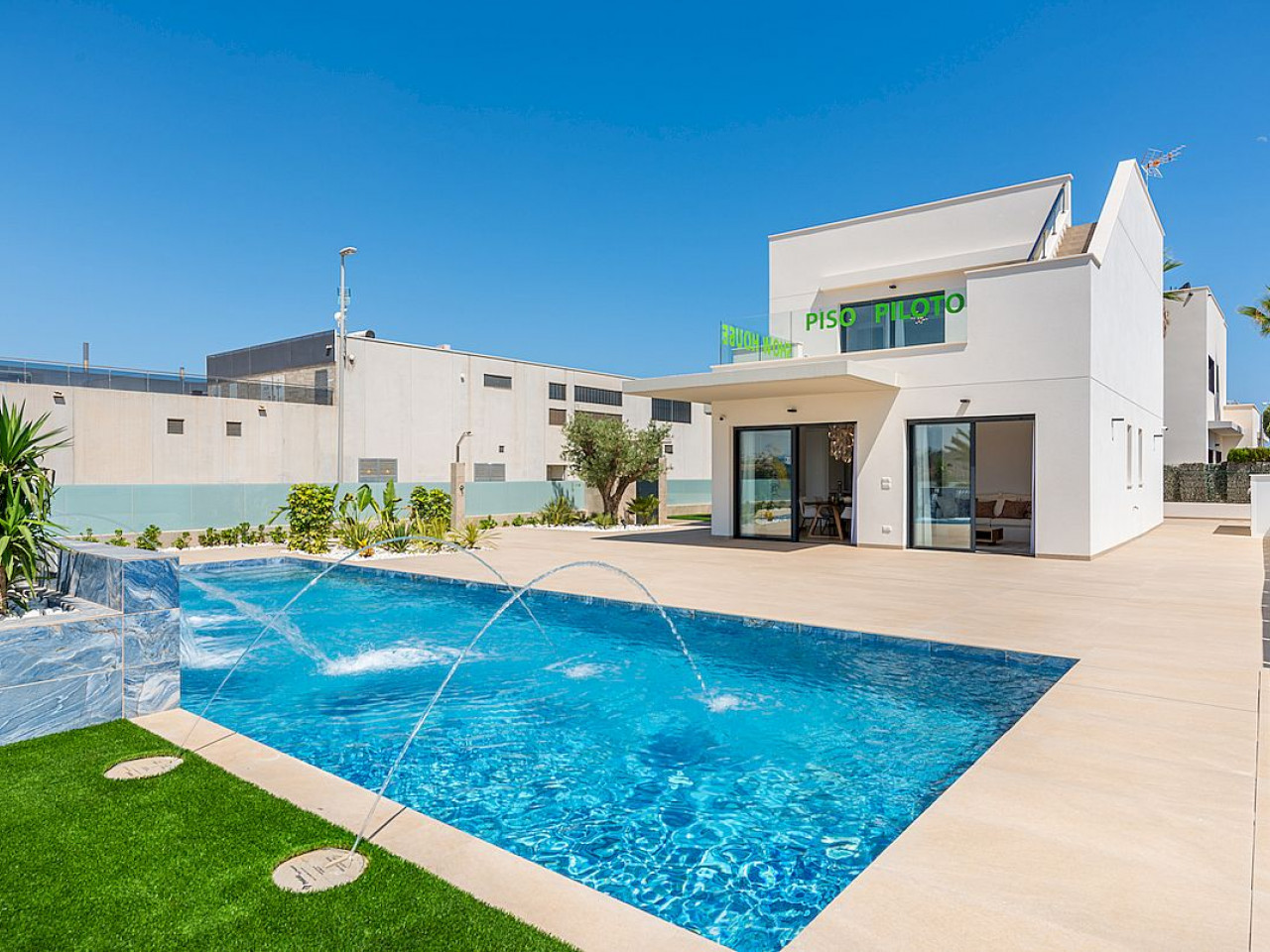 Villa in Urbanizacion los Balcones - view 1