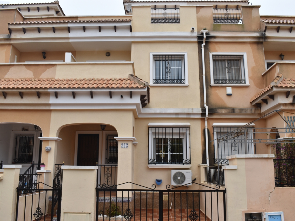 Villa in Alicante - view 1
