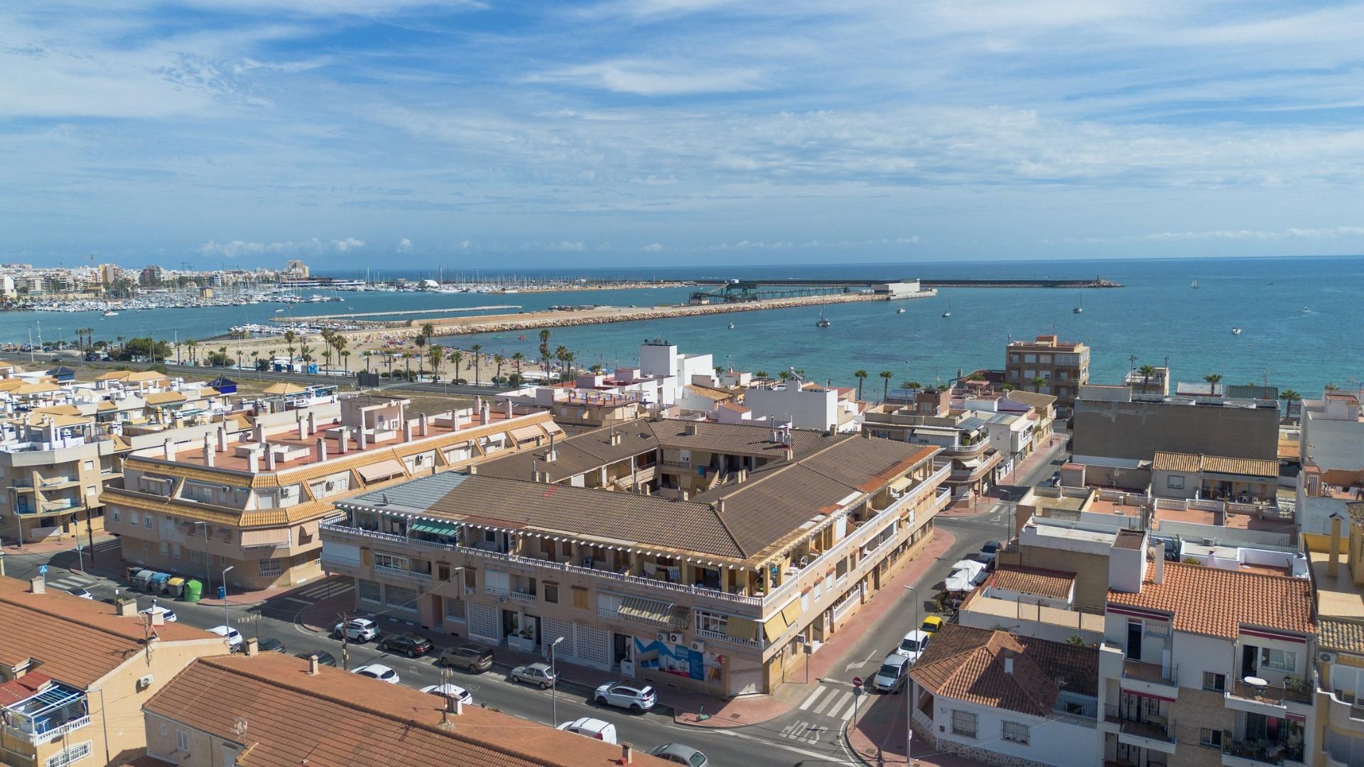 Apartment in Torrevieja - view 1