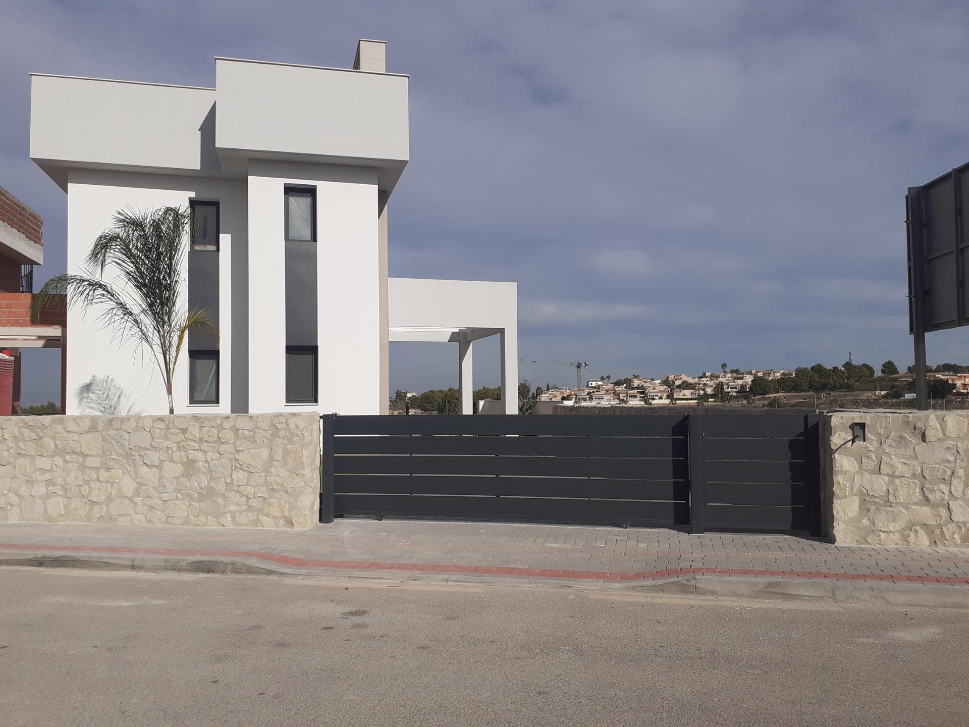 Villa in Alicante - view 1