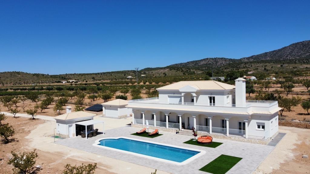 Villa in Alicante - view 1