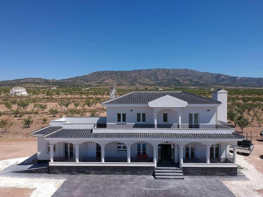 Villa in Alicante - view 1