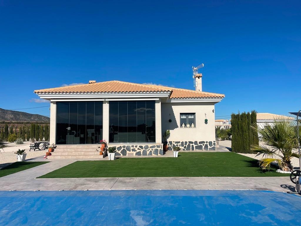 Villa in Alicante - view 1