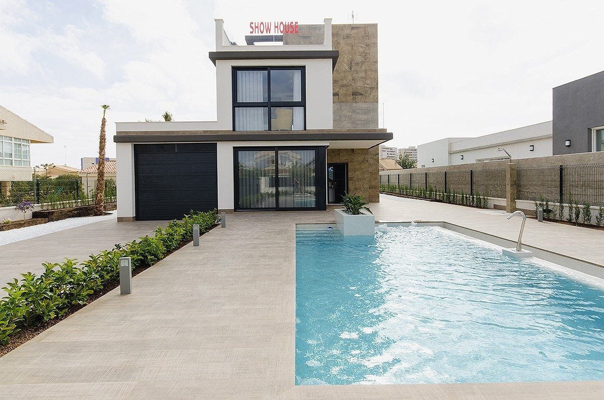 Villa in Urbanizacion los Balcones - view 1
