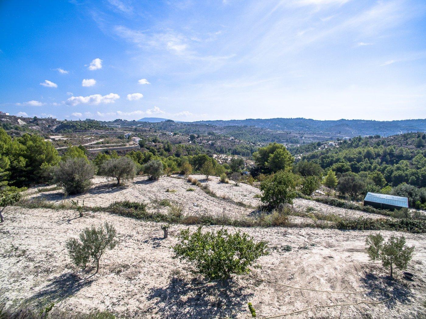 House in Benissanet - view 1