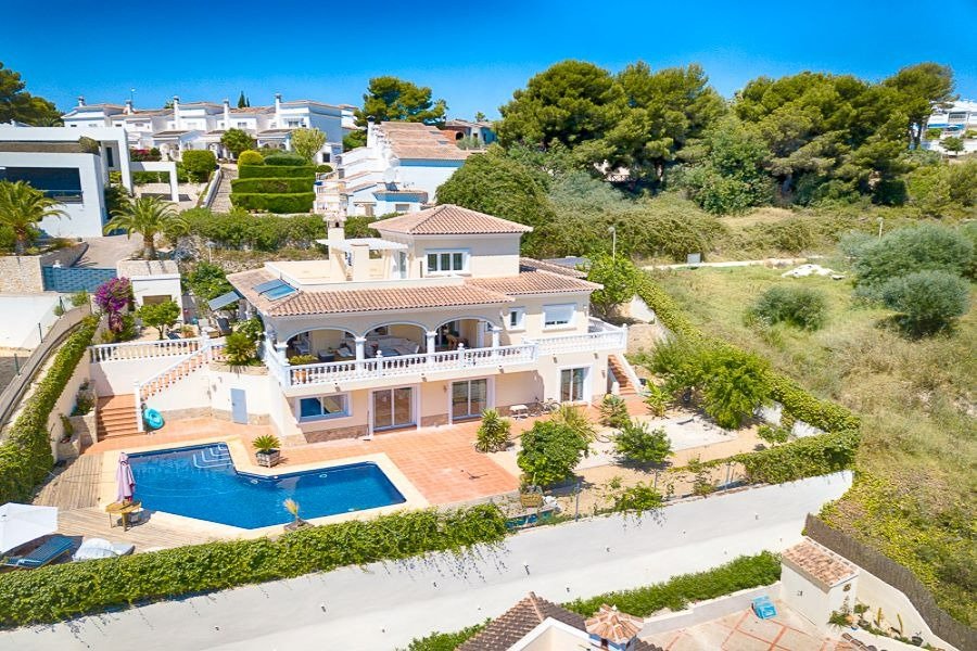 Villa in Moraira - view 1