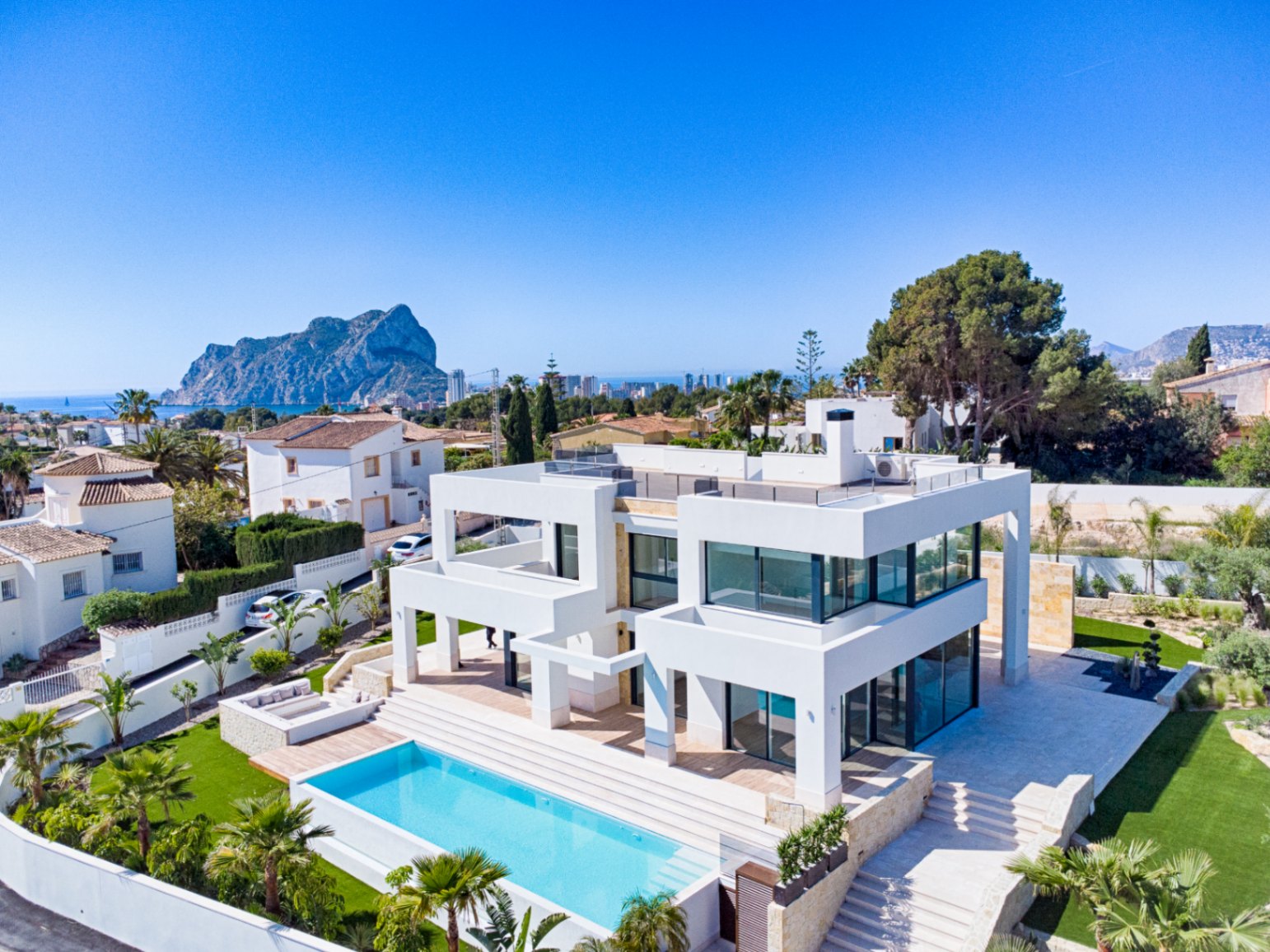 Villa in Benissanet - view 1