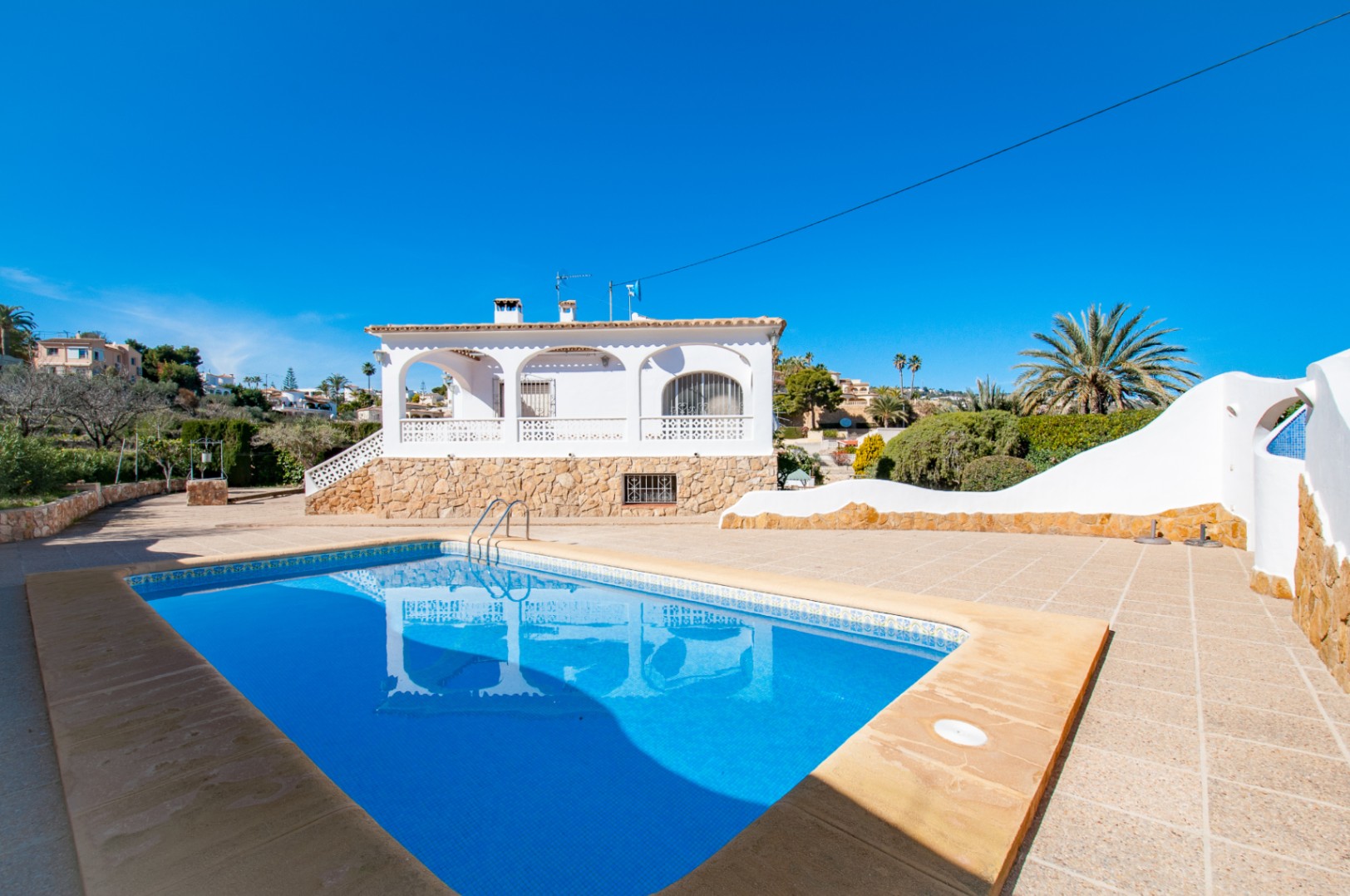 Villa in Benissanet - view 1