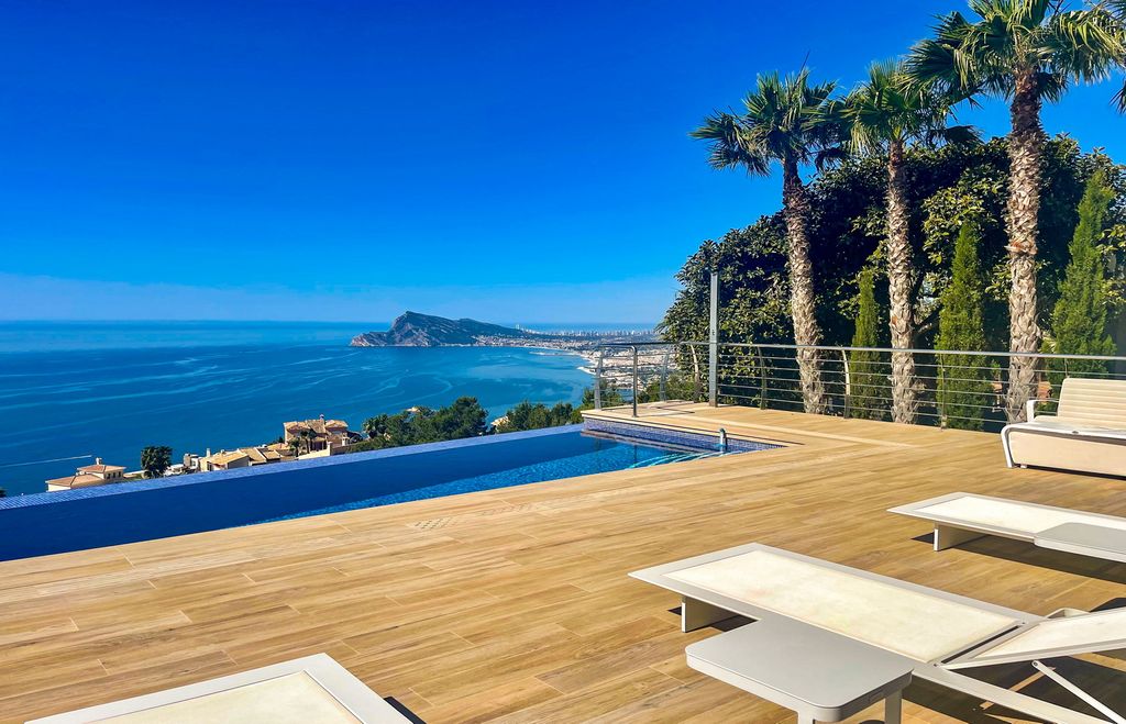 Villa in Calp - view 1