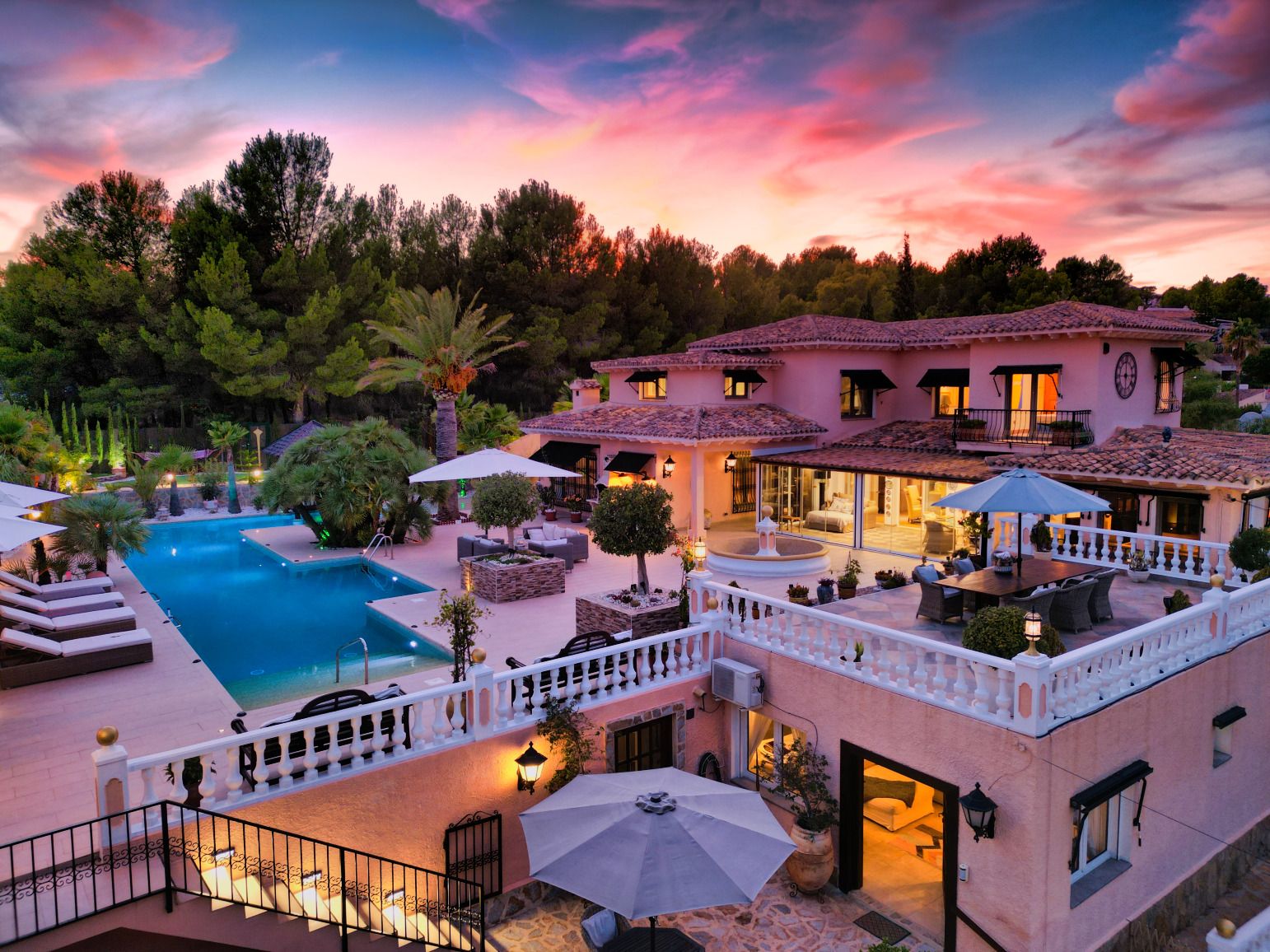 Villa in Santa Clara - view 1