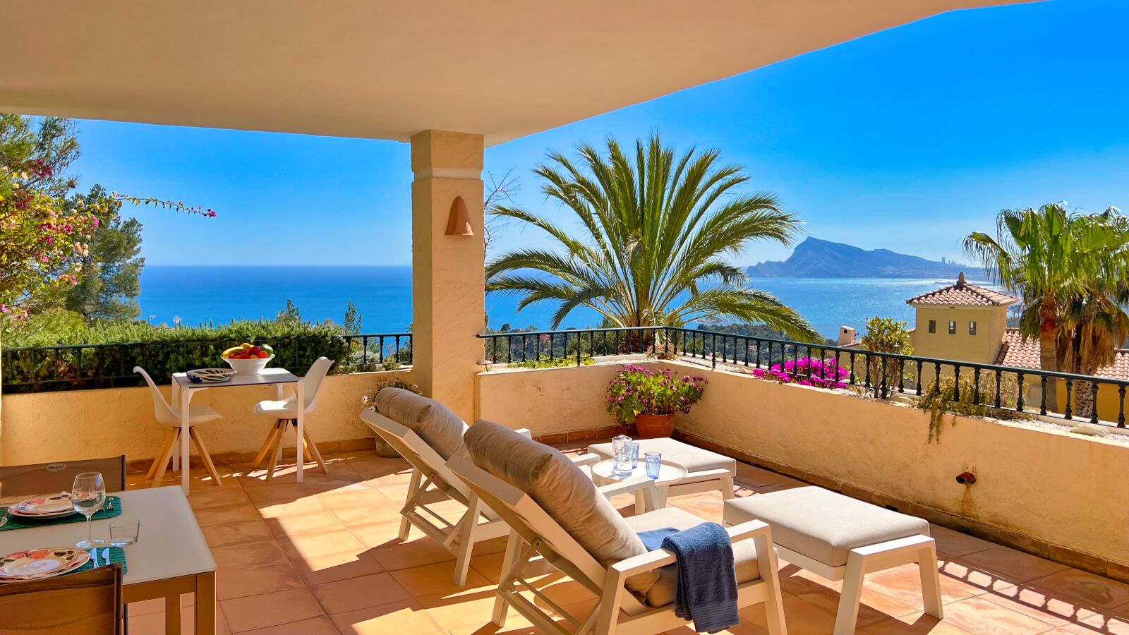 Apartment in Pinos - view 1