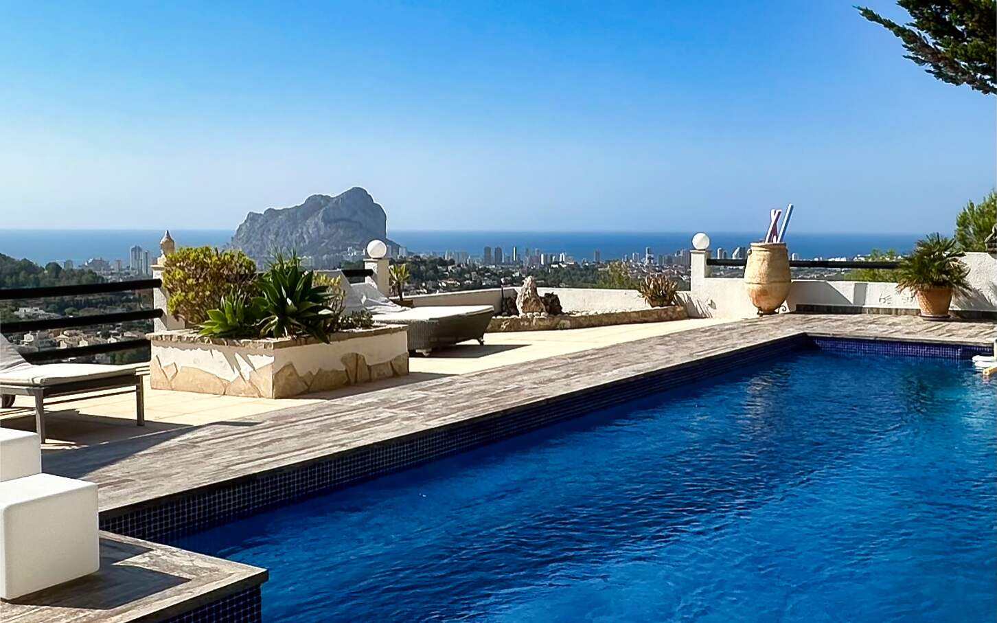 Villa in Calp / Calpe - view 1