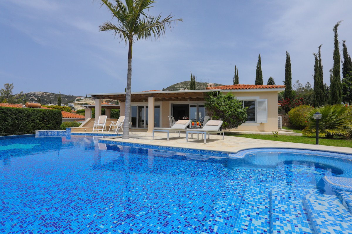 House in Tala - view 1