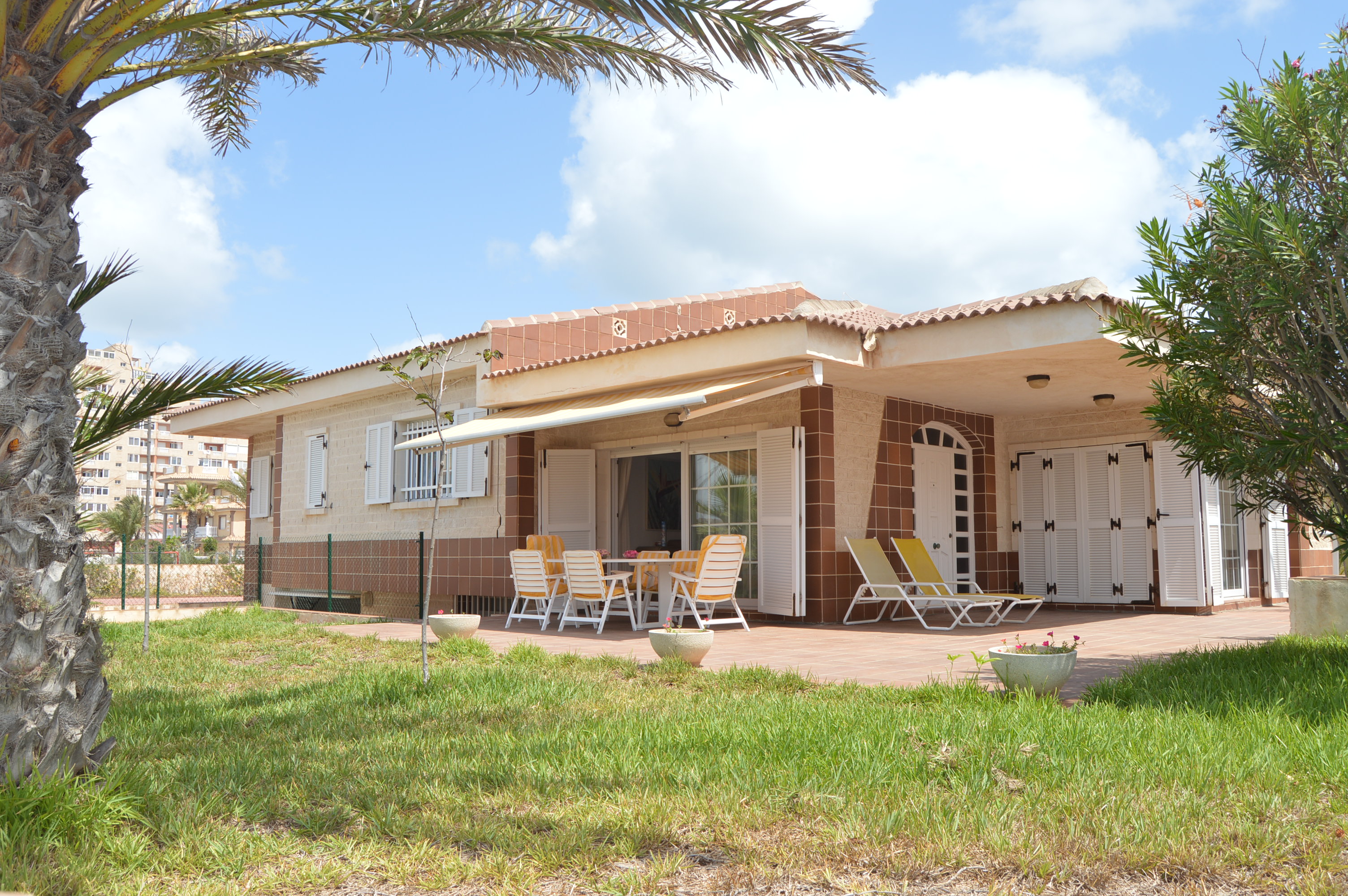 Villa in Santa Cruz - view 1