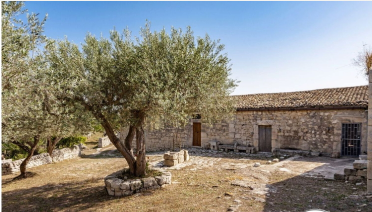 Villa in Santa Rosalia - view 1