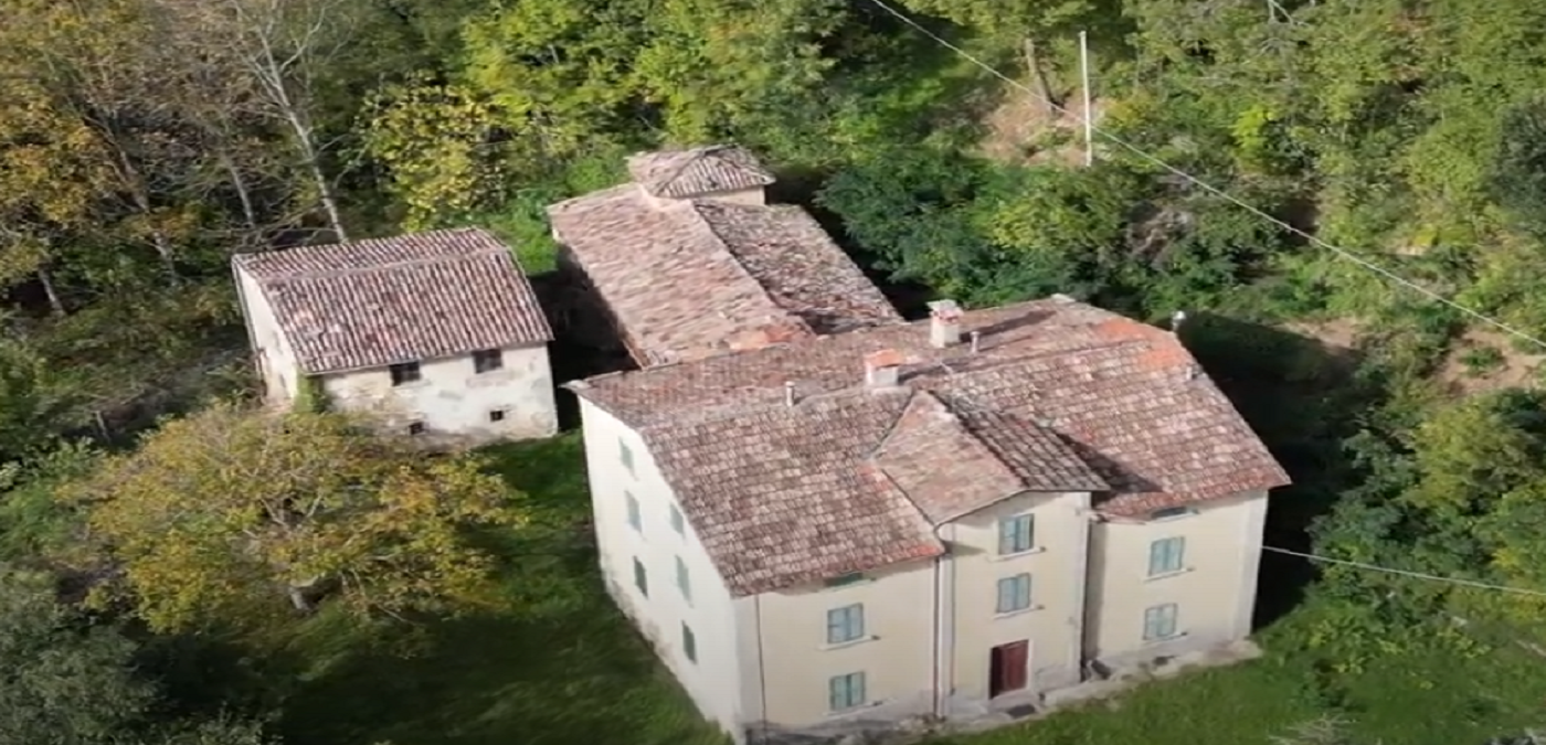 Villa in Marradi - view 1