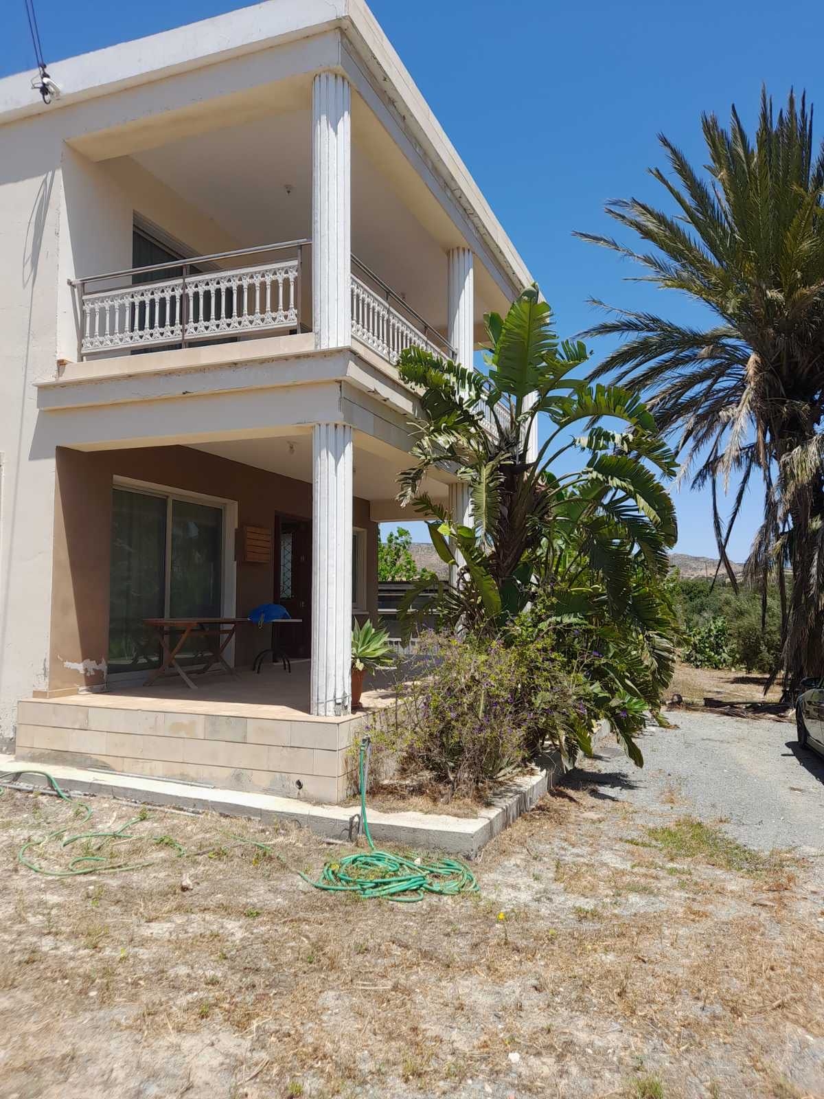 House in Maroni - view 1