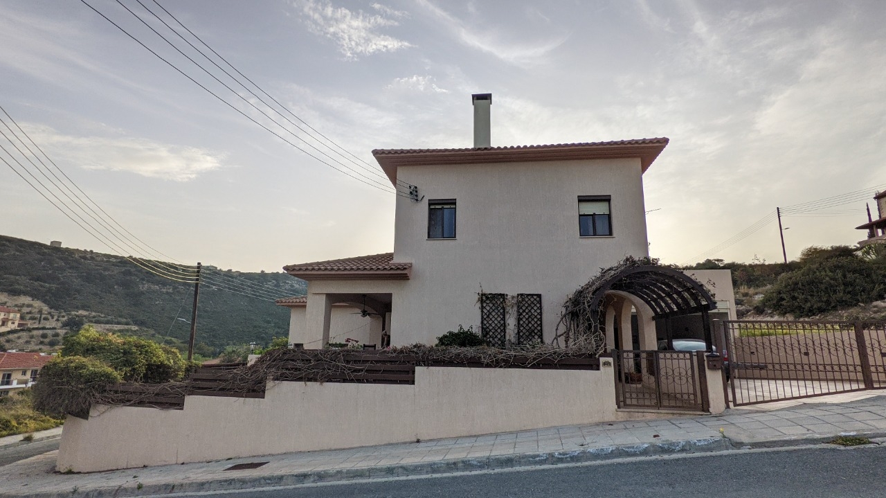 House in Germasogeia - view 1