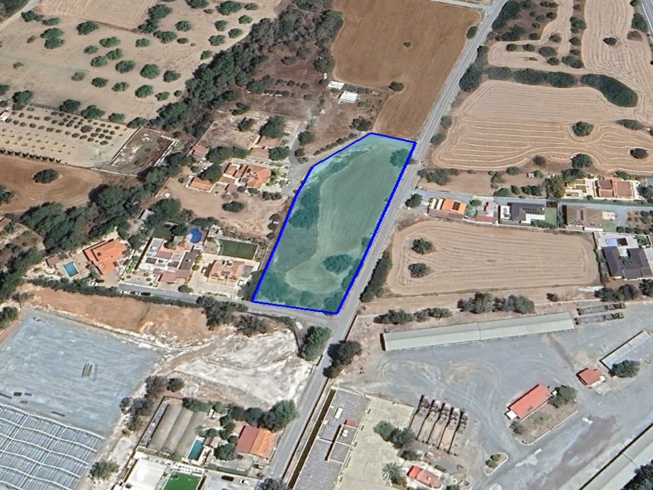 House in Moni - view 1
