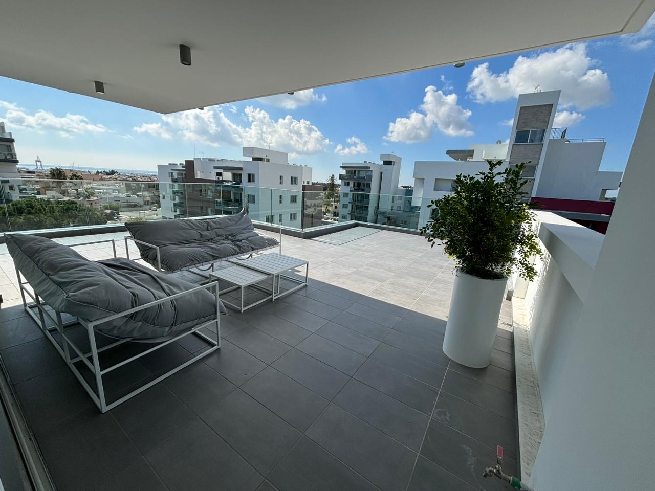 House in Kato Polemidia - view 1