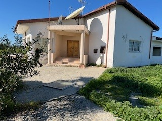 House in Kato Pyrgos - view 1