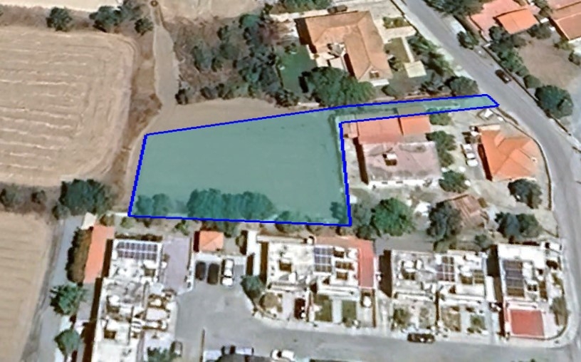 House in Kato Pyrgos - view 1